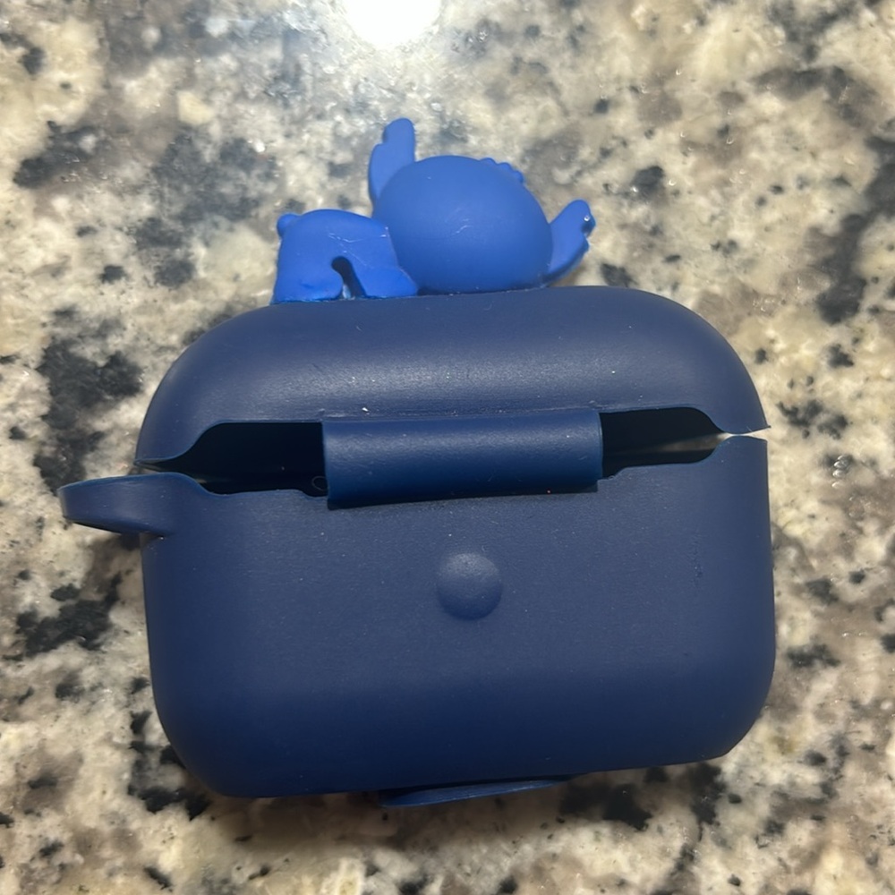 AirPods Pro - Picture 2 of 3